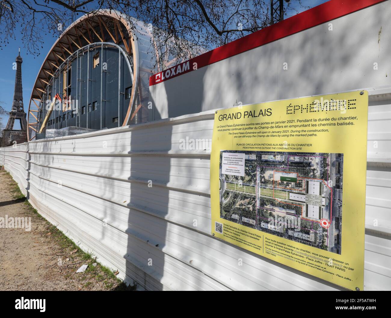 GRAND PALAIS TEMPORAIRE CONSTRUIT PAR GL EVENTS ET CONÇU PAR L'ARCHITECTE JEAN-MICHEL WILMOTTE Banque D'Images