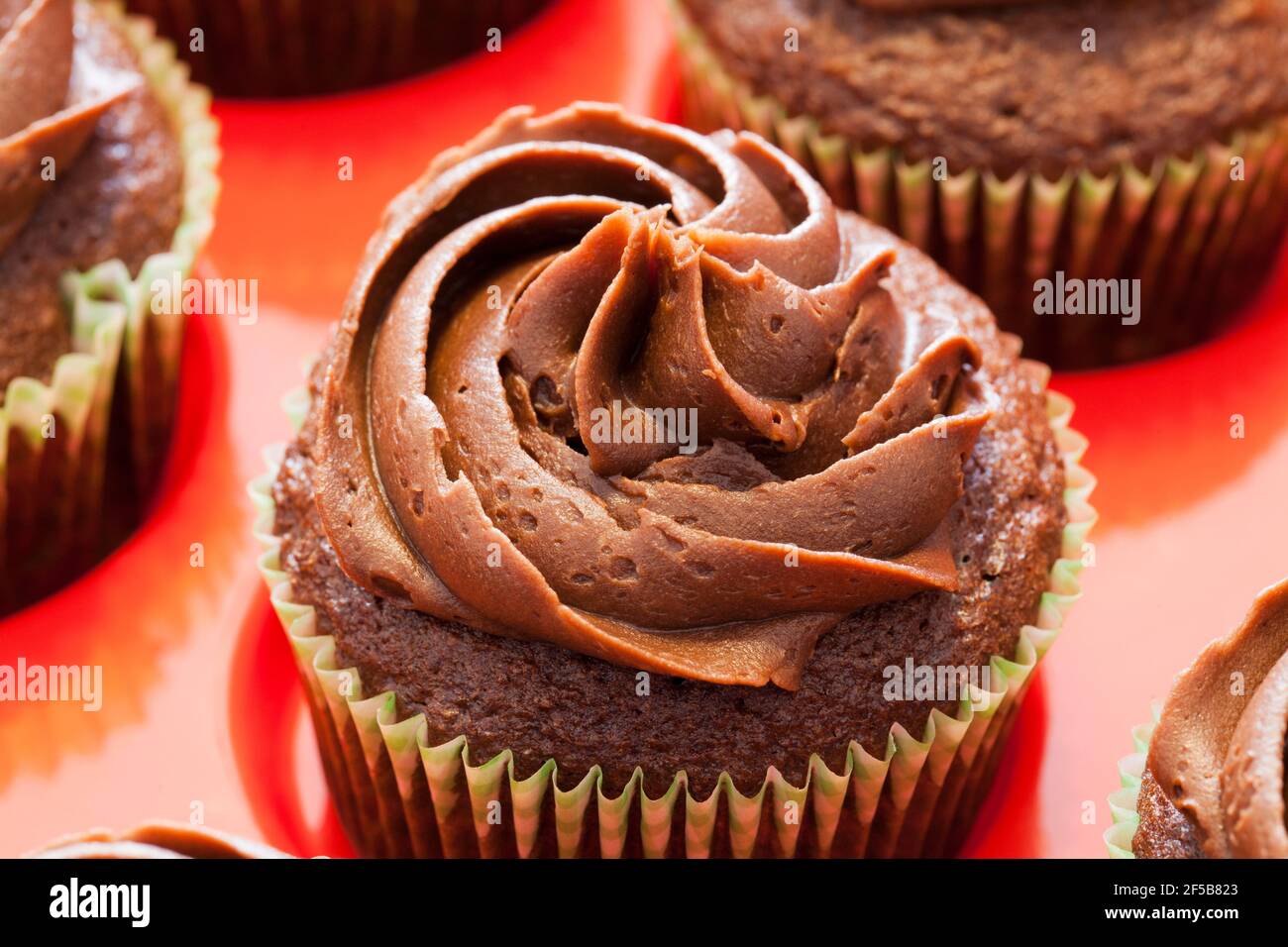 Cupcakes au chocolat maison Banque D'Images