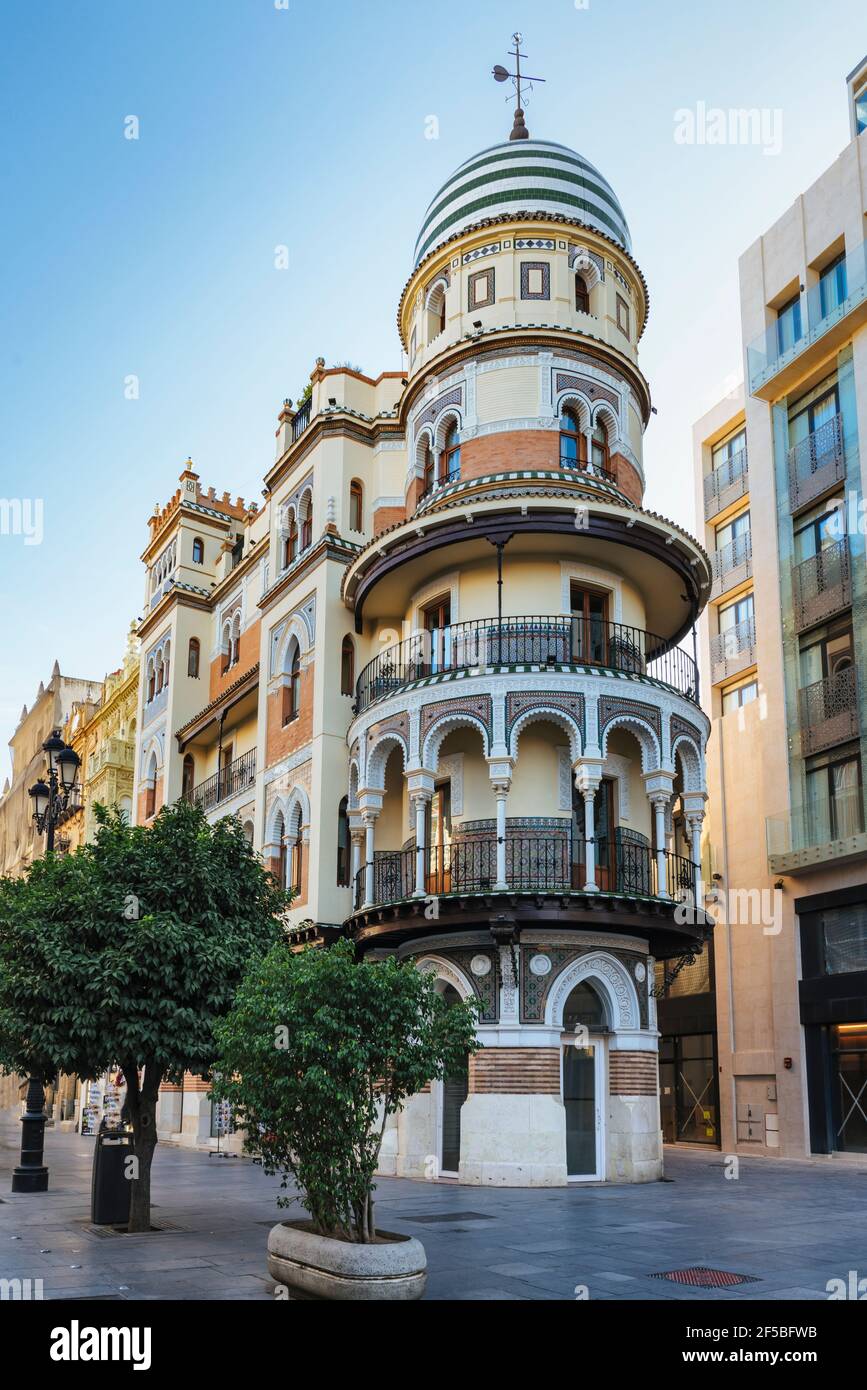 Bâtiment Filella dans le centre de Séville, Andalousie, Espagne Banque D'Images