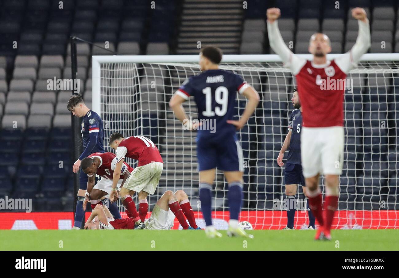 Sasa Kalajdzic en Autriche (sur le terrain) après avoir obtenu le deuxième but de leur partie lors du match de qualification de la coupe du monde FIFA 2022 à Hampden Park, Glasgow. Date de la photo: Jeudi 25 mars 2021. Banque D'Images