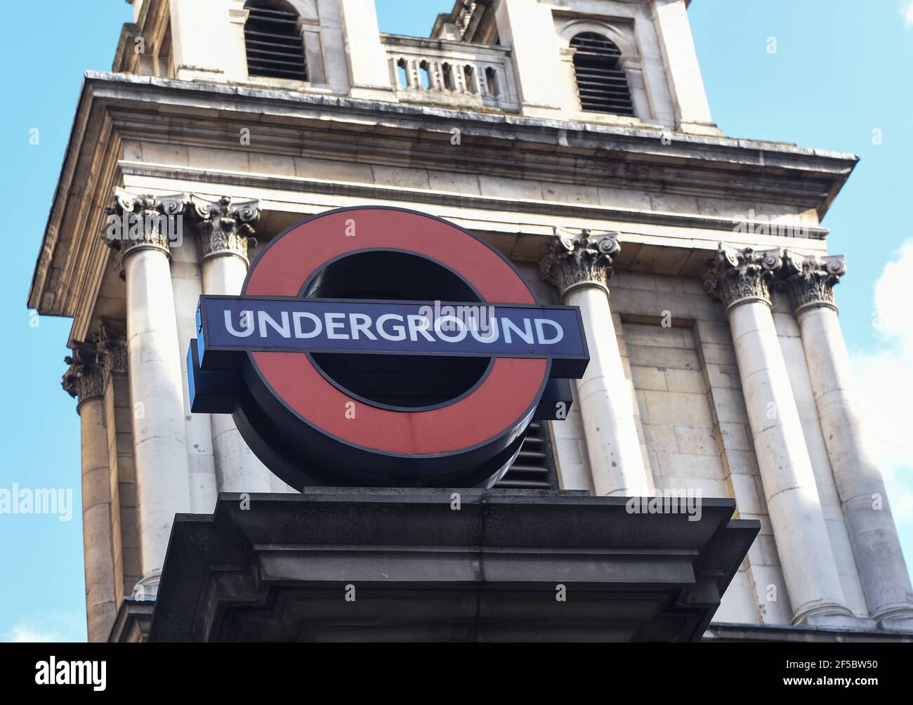 Logo Underground Bank Station vu dans le centre de Londres, à Cornill. Banque D'Images