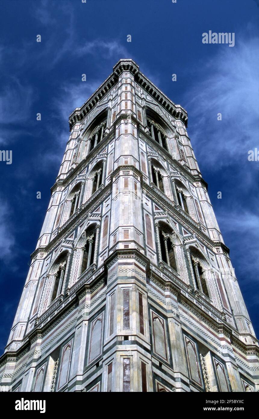 Florence, Italie le Campanile (clocher), conçu par Giotto et construit entre 1334 et 1359 Banque D'Images