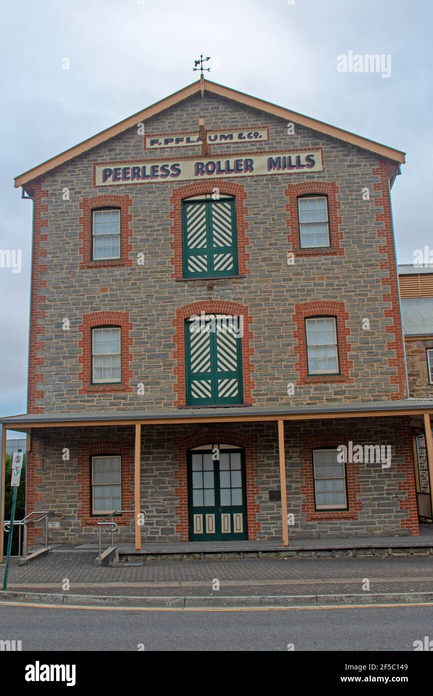 Ancien moulin converti en Musée national de l'automobile à Birdwood Banque D'Images