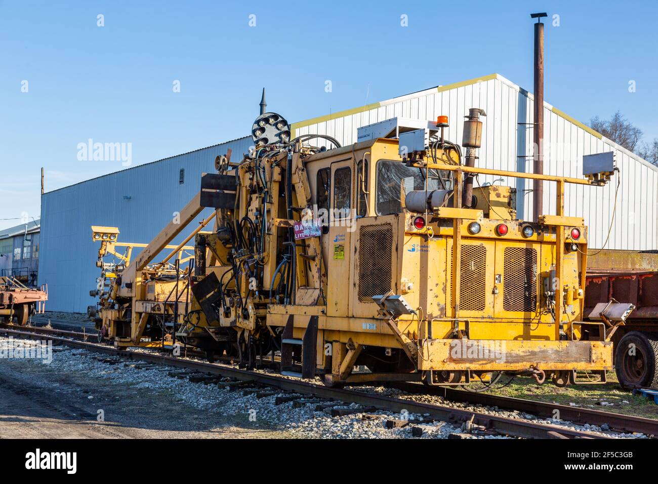 Un véhicule d'entretien des pistes est exposé au Hoosier Valley Railroad Museum à North Judson, Indiana, États-Unis. Banque D'Images