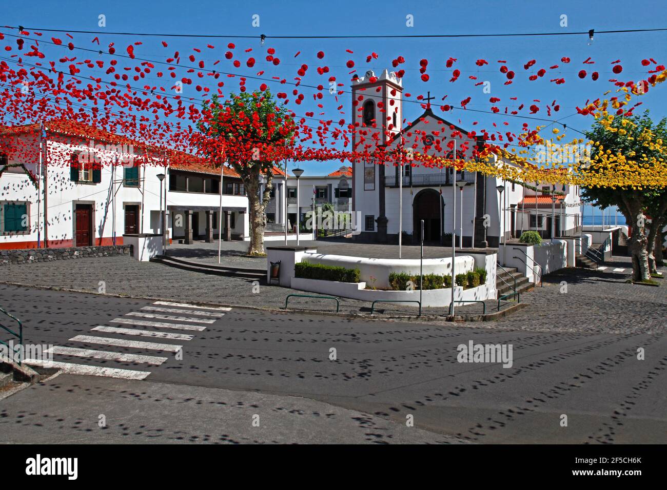 Géographie / voyage, Portugal, Ile de Madère, lieu de pèlerinage Ponta Delgada, église de pèlerinage, fête, droits-supplémentaires-déstockage-Info-non-disponible Banque D'Images