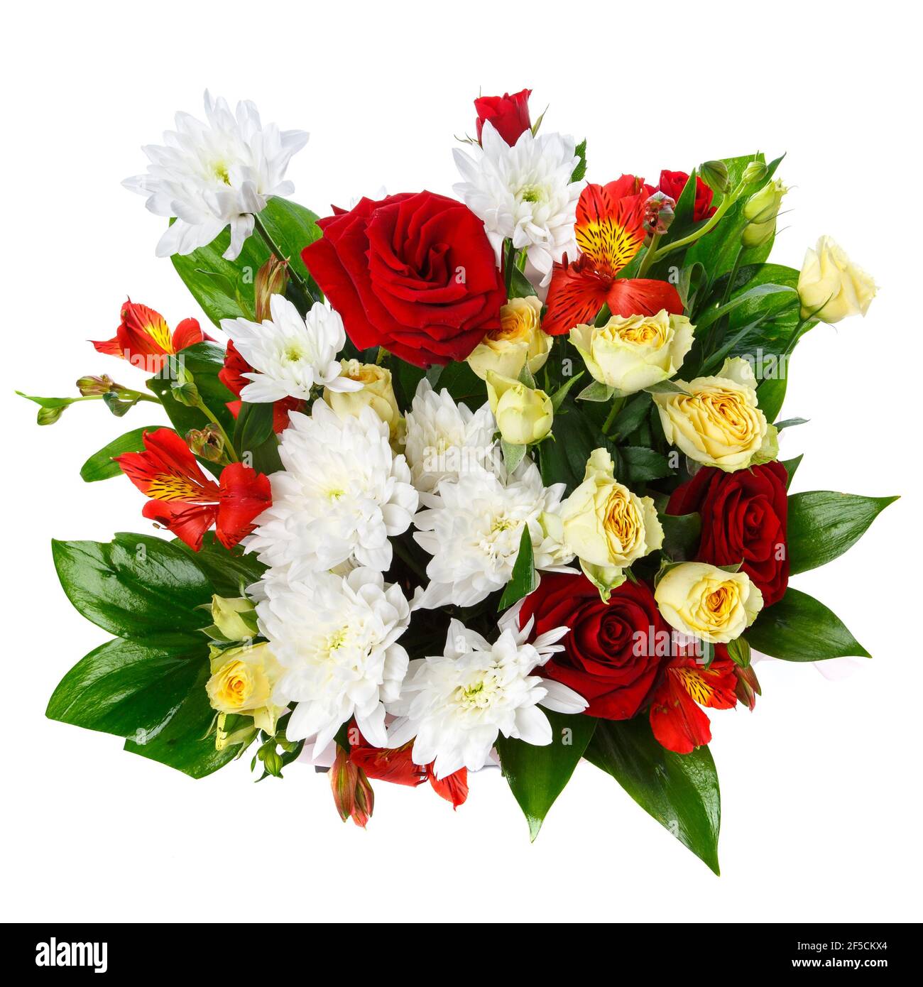Joli bouquet avec différentes sortes de fleurs isolées sur blanc. Gros  plan. Vue de dessus. Bouquet de vacances Photo Stock - Alamy