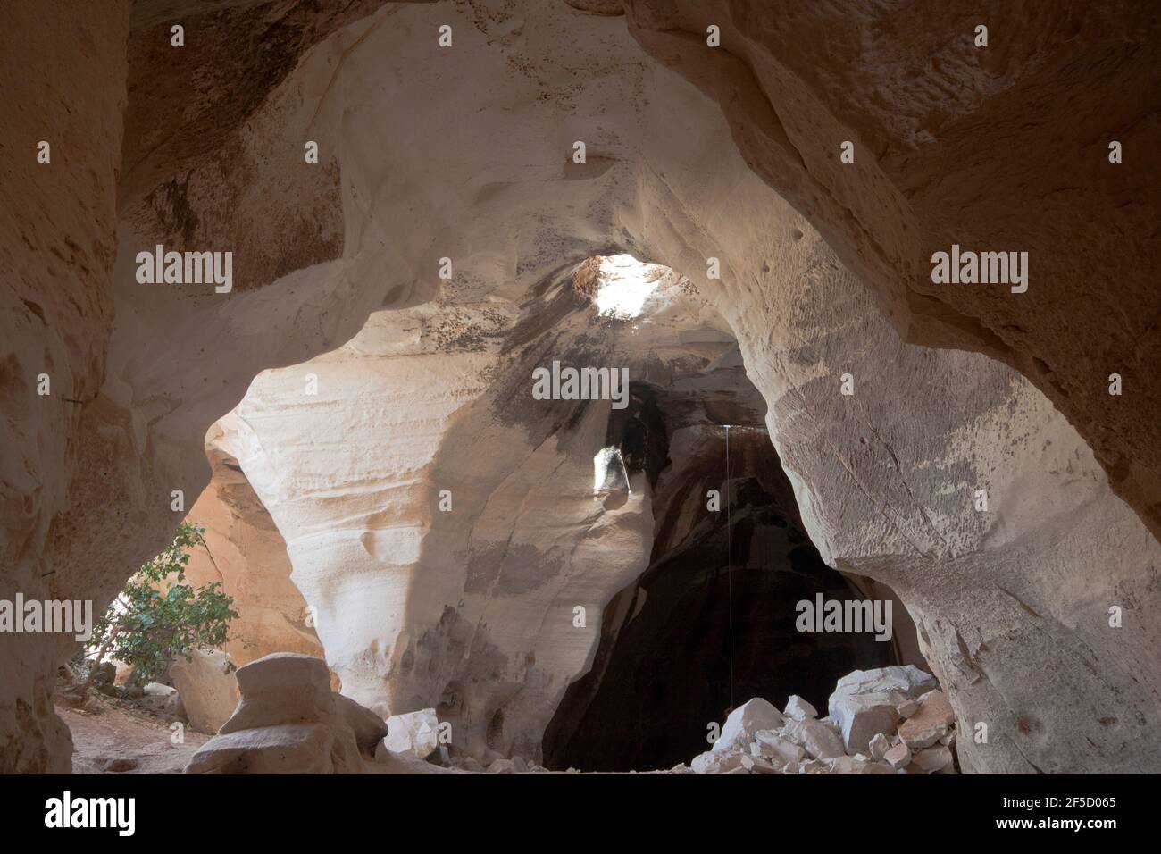 Bell caverne à Beit Guvrin Parc National. Beit Guvrin-Maresha National Park est un parc national dans le centre d'Israël, à 13 kilomètres de Kiryat Gat, encompa Banque D'Images