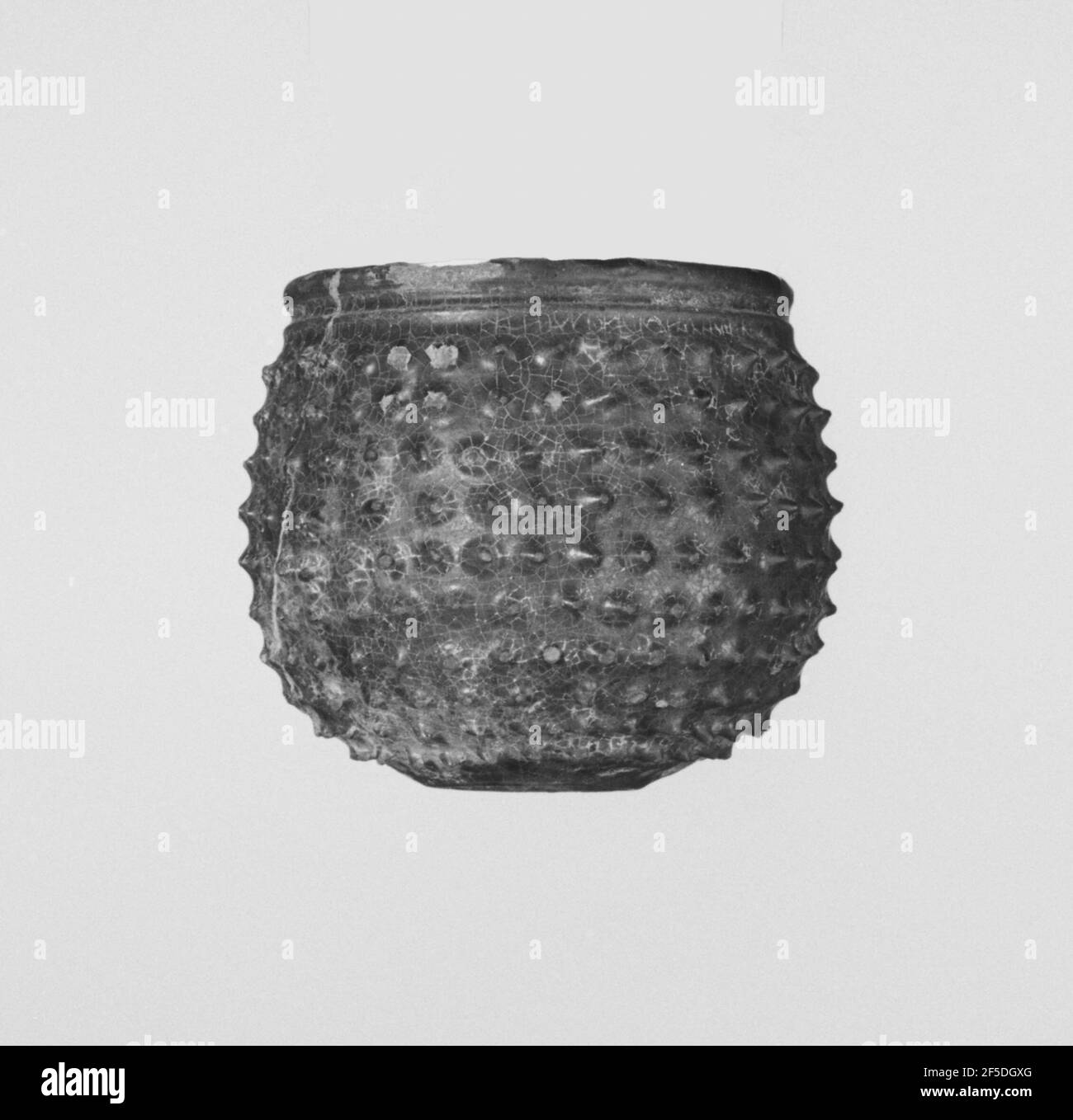 Skyphos avec fenêtre au plomb. Inconnu Banque D'Images