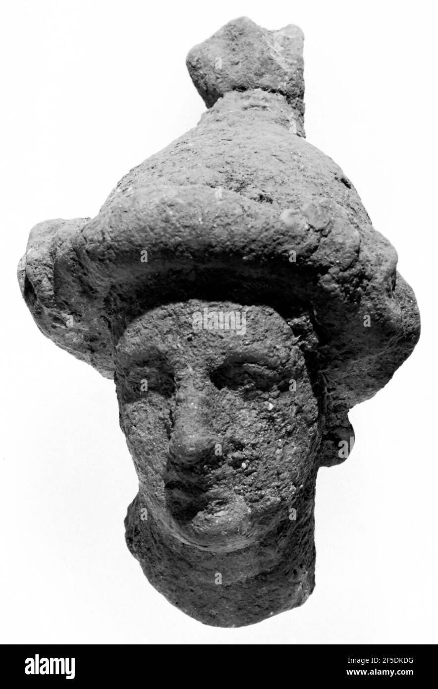 Tête avec couronne et noeud Knot(?). Inconnu Banque D'Images