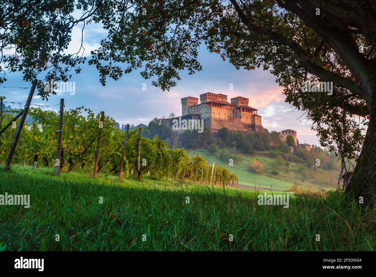 Le château de Torrechiara, Emilia-Romagna, Italie Banque D'Images