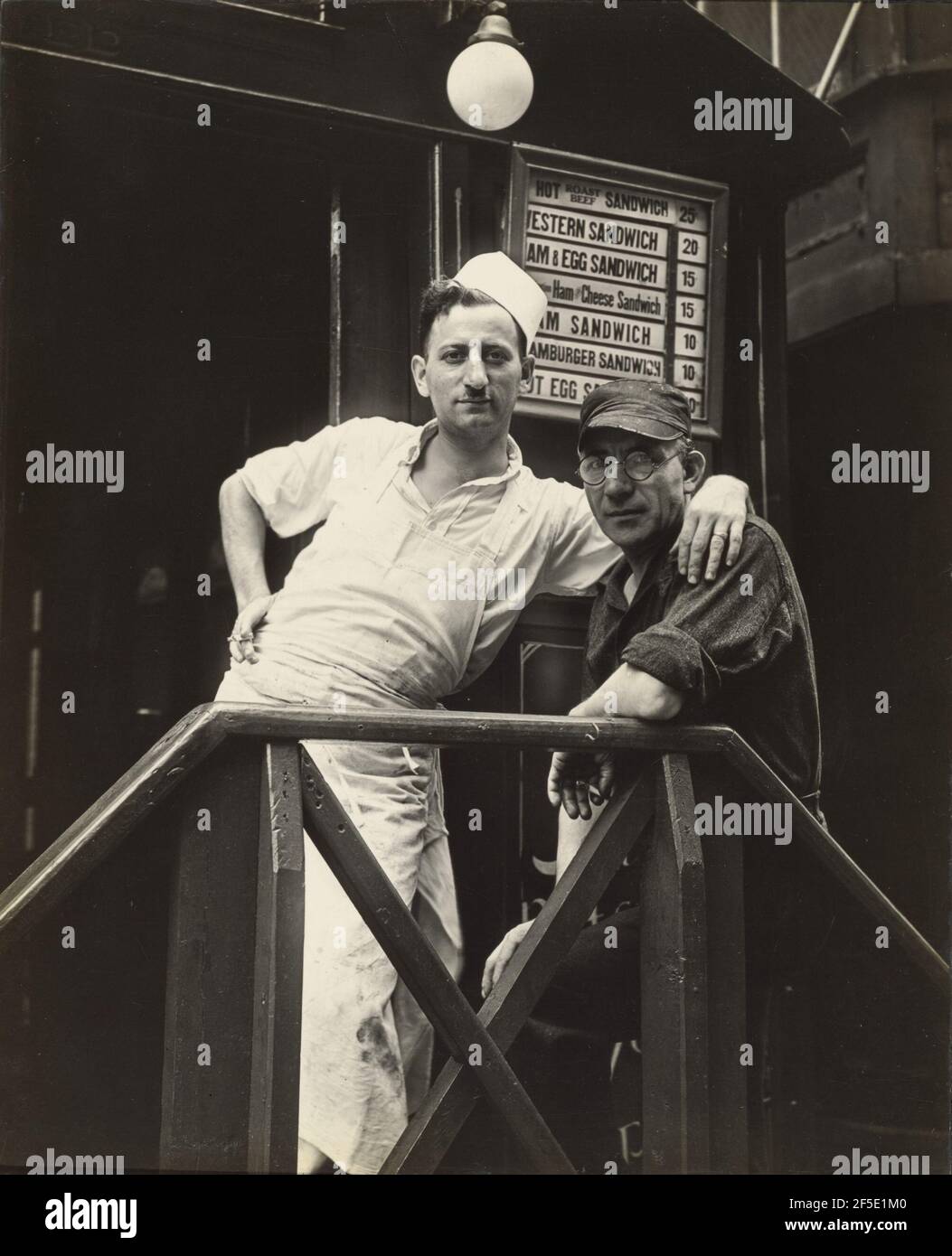 Second Avenue Lunch/posa Portraits, New York. Walker Evans (américain, 1903 - 1975) Banque D'Images