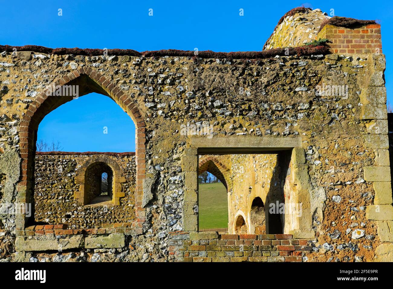 Ruines de l'église Saint-Jacques, fond de Bix. Autrefois central au village médiéval de marque Bix qui déclina dans le 18ème C. Bix Bottom, Henley-on-Thames, Oxfordshire Banque D'Images