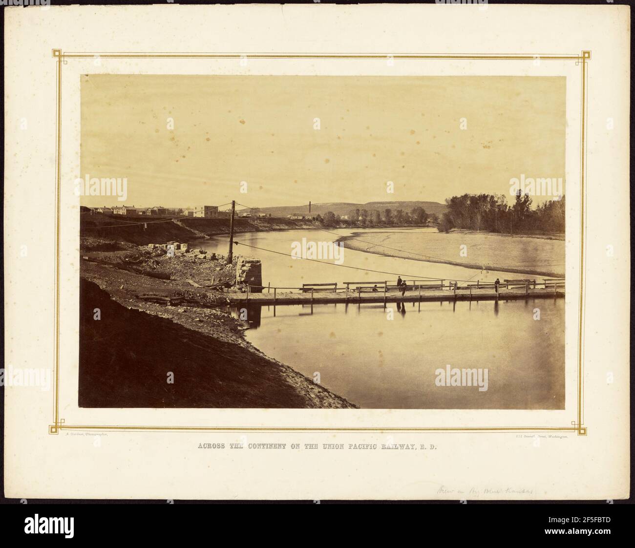 Vue sur Big Blue River, Kansas. Alexander Gardner (américain, né en Écosse, 1821 - 1882) Banque D'Images