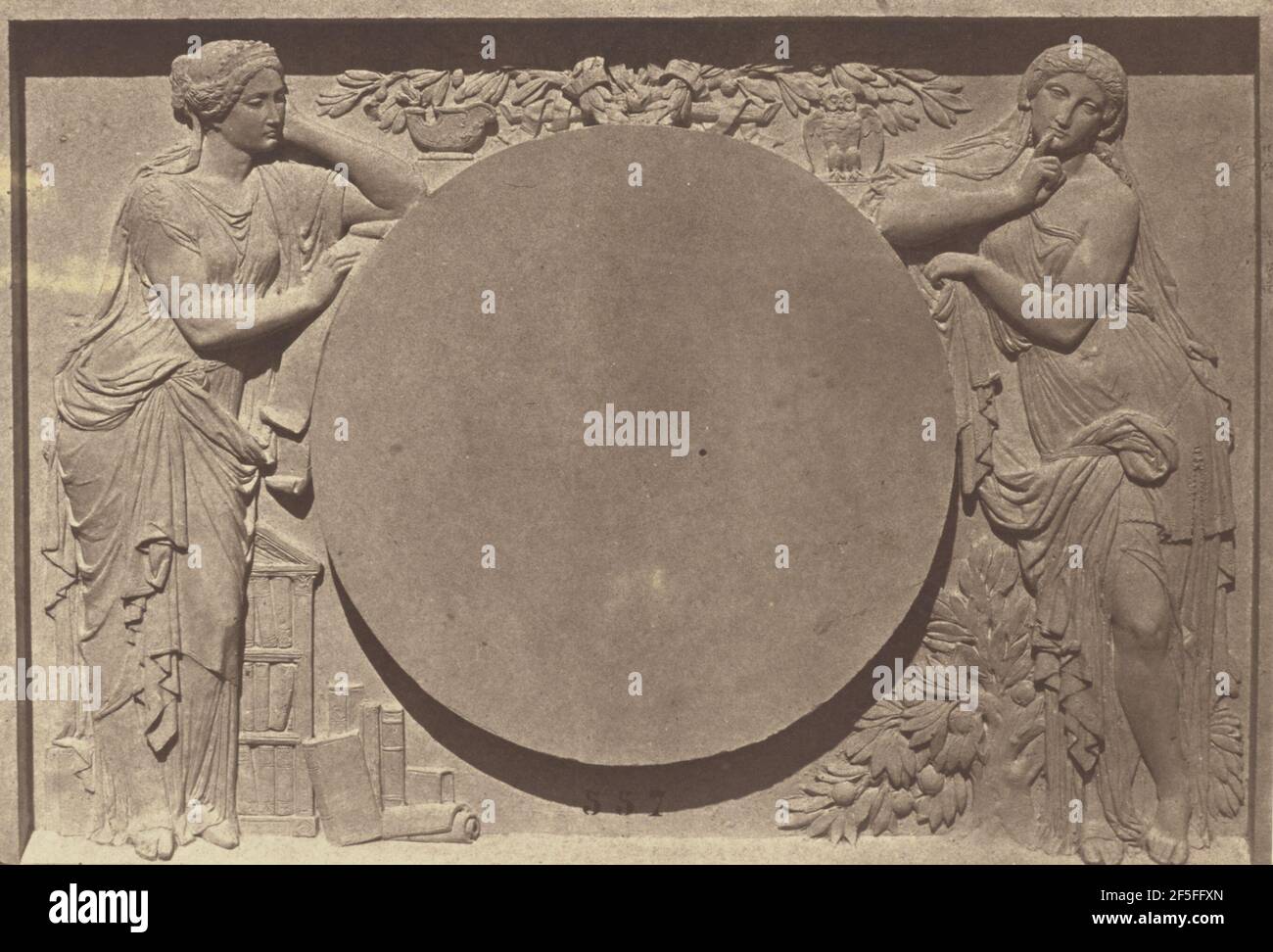 'L'Etude et le Silence', Sculpture de Georges Diébolt, Décoration du Louvre, Paris. Édouard Baldus (né en Allemagne, 1813 - 1889) Banque D'Images
