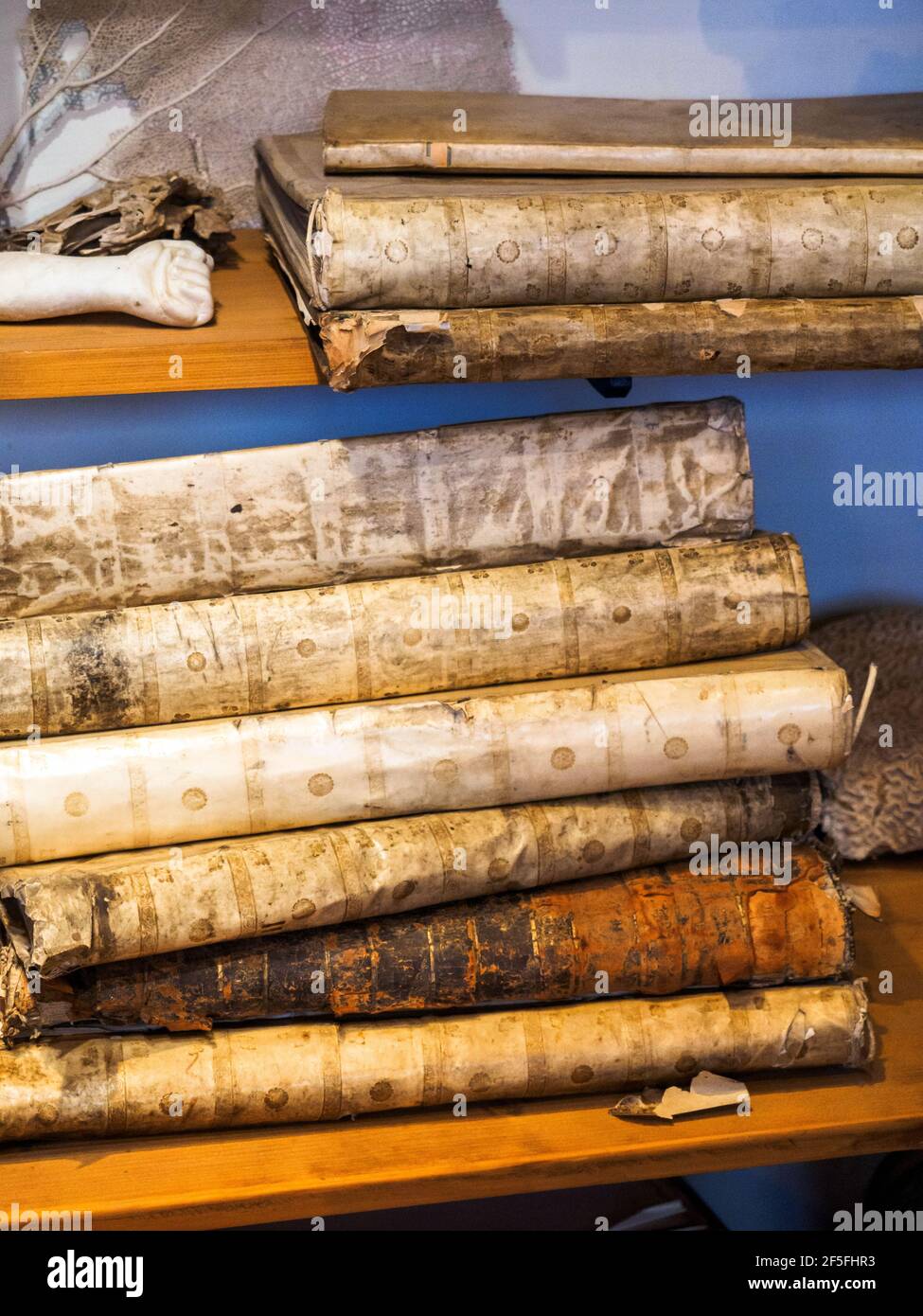 Livres dans le grand studio de la Rembrandthuis (maison de Rembrandt) Museum - Amsterdam, Pays-Bas Banque D'Images