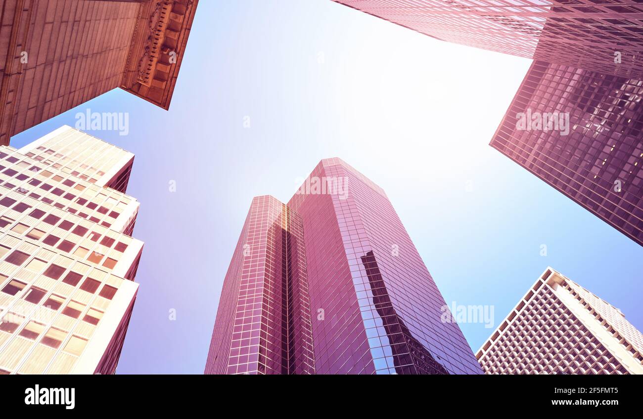 Vue sur les gratte-ciel de Manhattan, image colorée, New York City, États-Unis. Banque D'Images