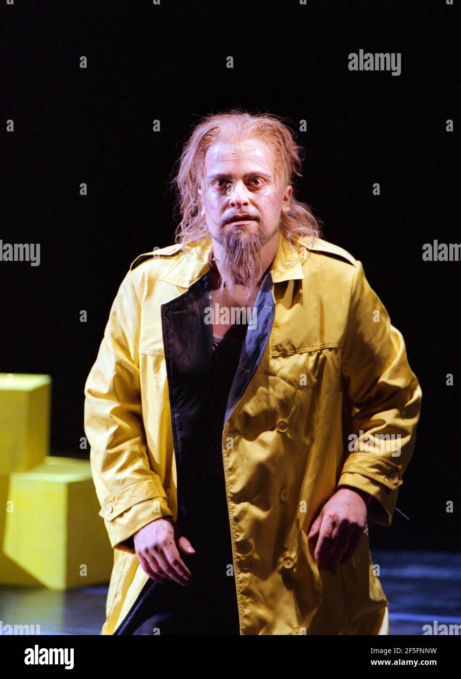 Nicholas Folwell (Alberich) dans DAS RHEINGOLD par Wagner au Theatre Royal, Glasgow 27/01/1989 un chef de production de l'Opéra écossais: John Mauceri design: Nigel Lowery éclairage: David Lovett & Nigel Lowery mouvement: Matthew Hamilton & Richard Jones directeur: Richard Jones Banque D'Images