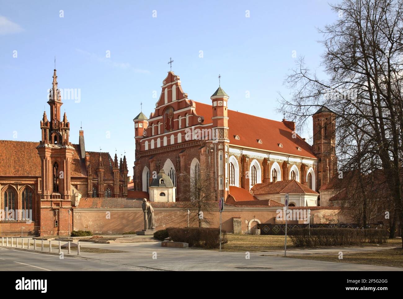 Église Sainte-Anne et Église de STS. Francis et Bernard. Vilnius. Lituanie Banque D'Images