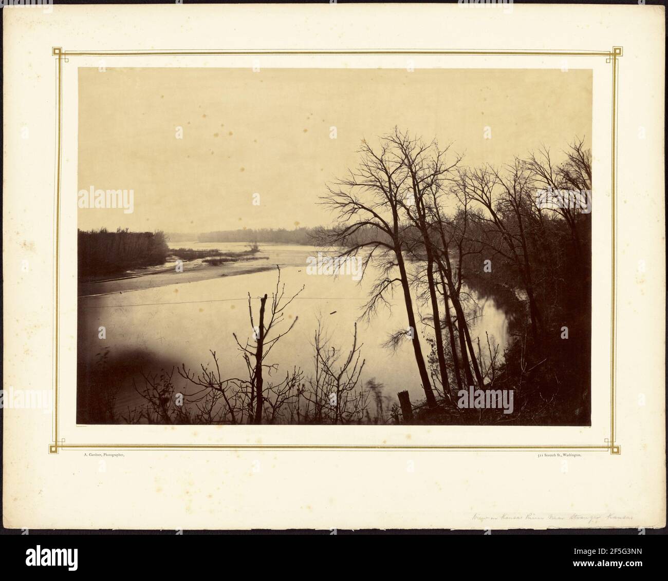 Vue sur Kansas River, près de Stranger, Kansas. Alexander Gardner (américain, né en Écosse, 1821 - 1882) Banque D'Images
