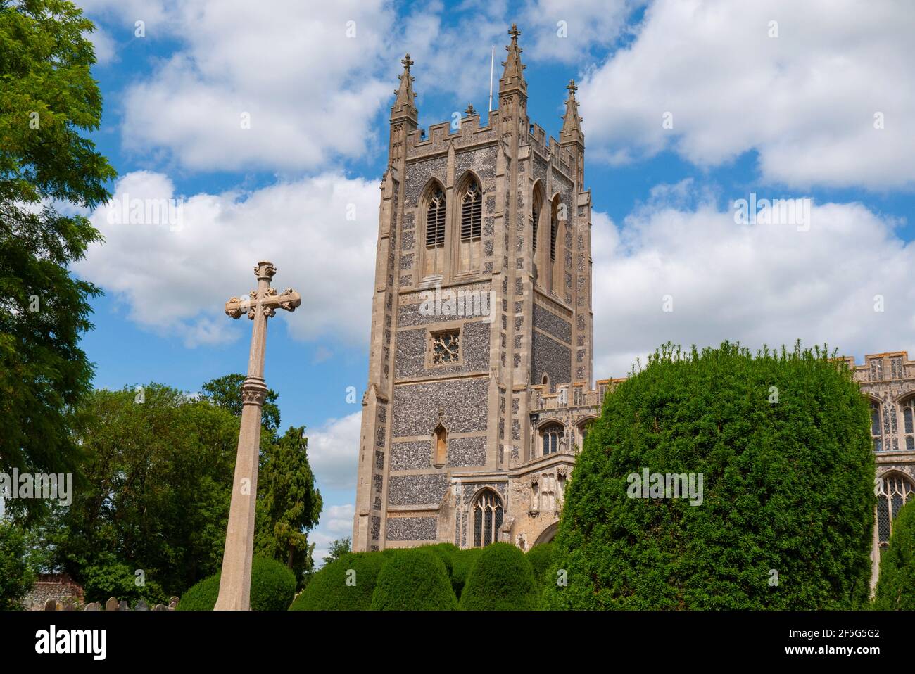 Vue extérieure de l'église Sainte-Trinité, long Melford, Suffolk, Angleterre Banque D'Images