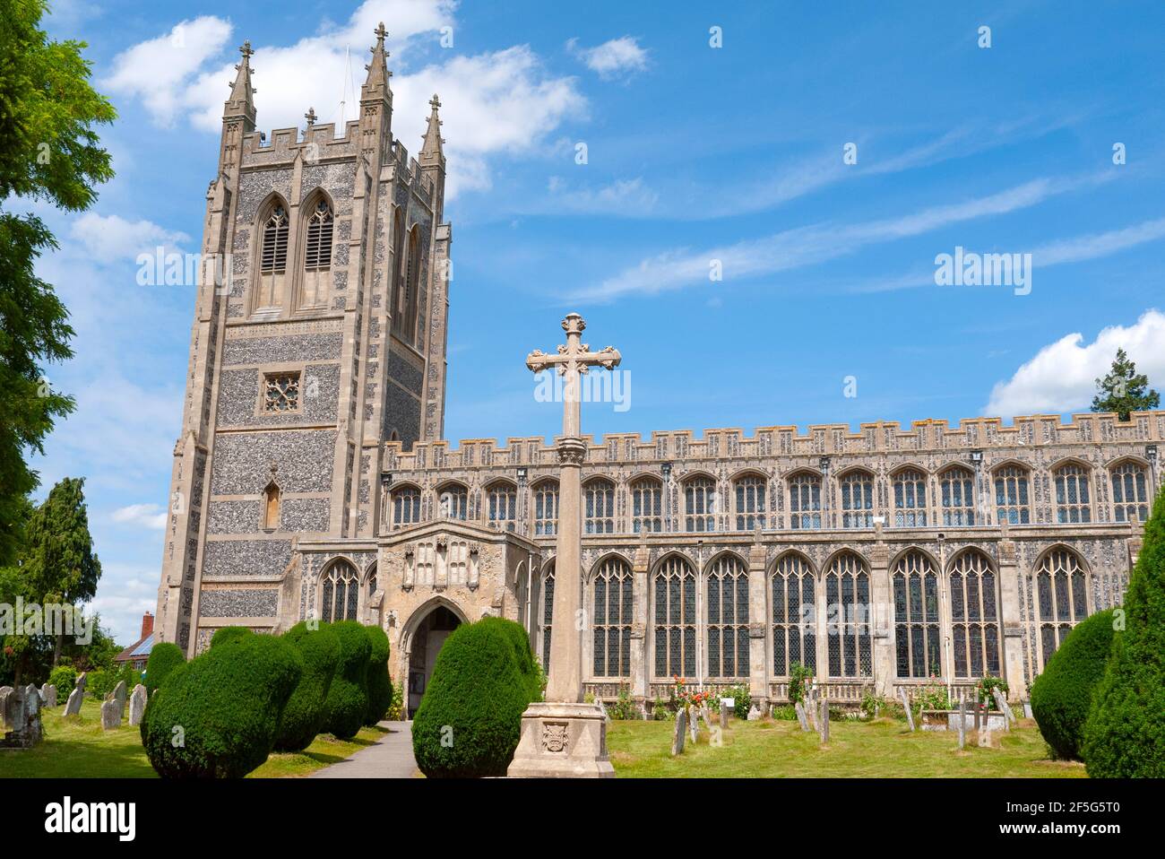 Vue extérieure de l'église Sainte-Trinité, long Melford, Suffolk, Angleterre Banque D'Images