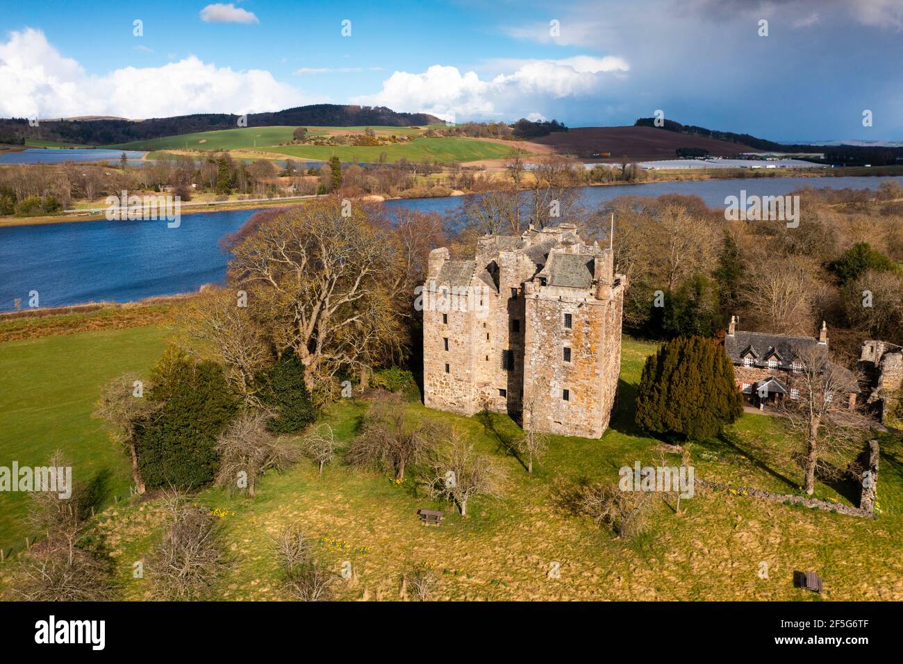 Vue aérienne du château d'Elcho près de Rhynd, Perthshire, Écosse Banque D'Images