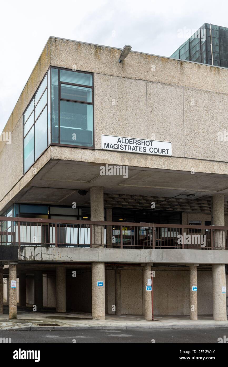 Aldershot Magistrate's court dans Hampshire, Angleterre, Royaume-Uni, un bâtiment en béton, l'architecture brutaliste Banque D'Images