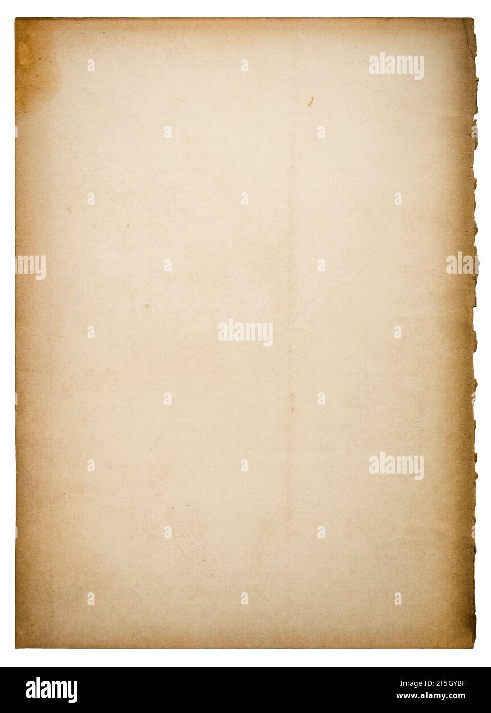 Feuille de papier ancienne avec bords déchirés isolés sur fond blanc Banque D'Images