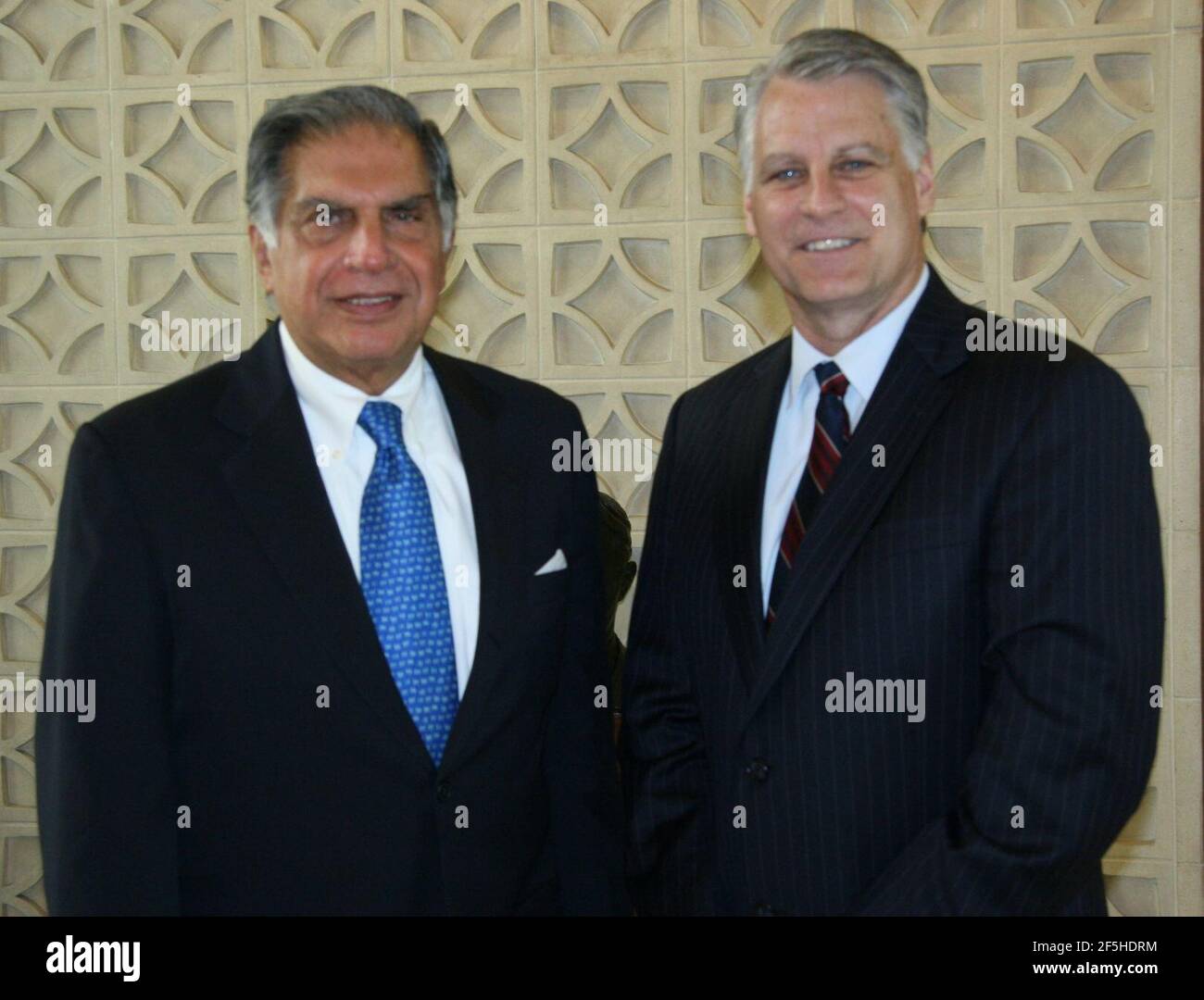 Ratan Tata et l'ambassadeur Roemer. Banque D'Images