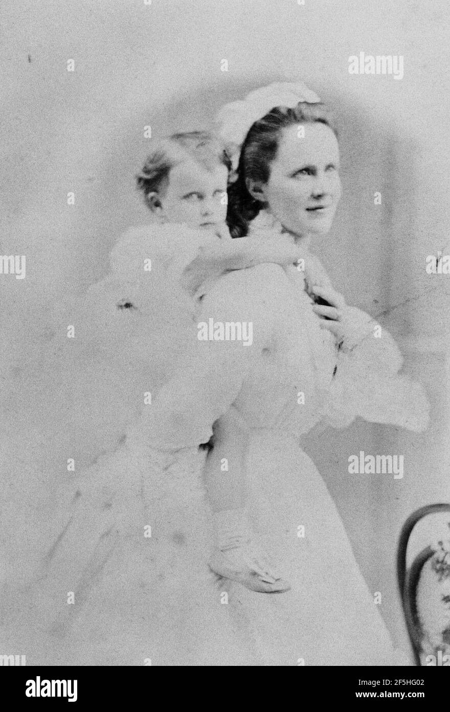 Reine Elisabeth de Roumanie et princesse Maria. Banque D'Images