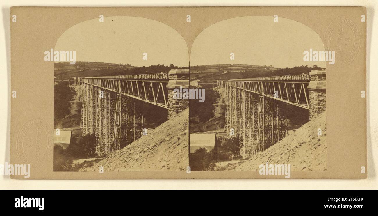 Monbucshire. Ce viaduc mesure plus de 200 pieds de hauteur, 1,760 de longueur et 50 de largeur. Ce pont... magnifique London Stereoscopic Company (actif 1854 - 1890) Banque D'Images