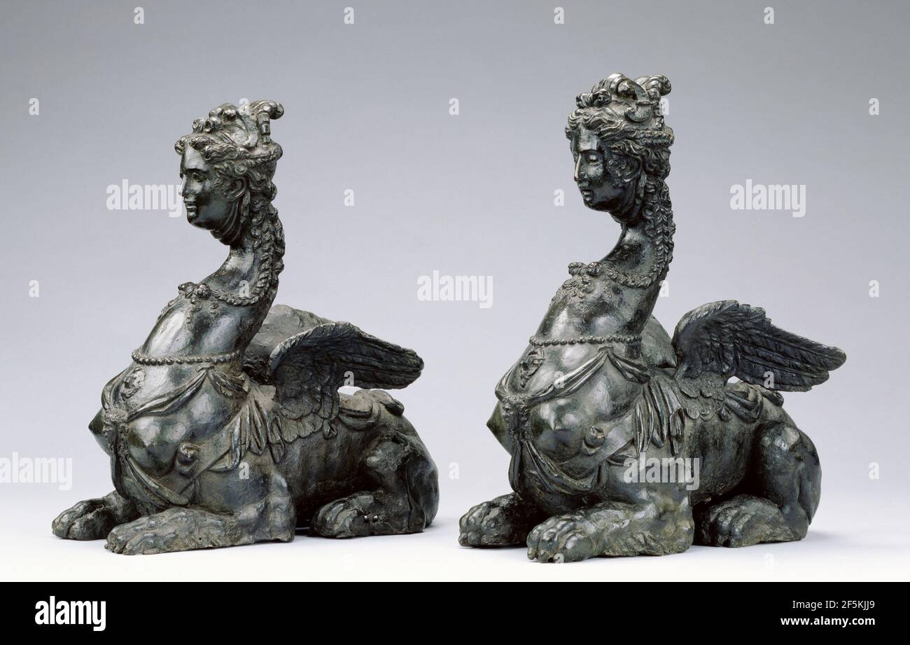 Deux Sphinxes (accompagnés d'une paire de rouleaux de volute). Fabricant inconnu, italien Banque D'Images