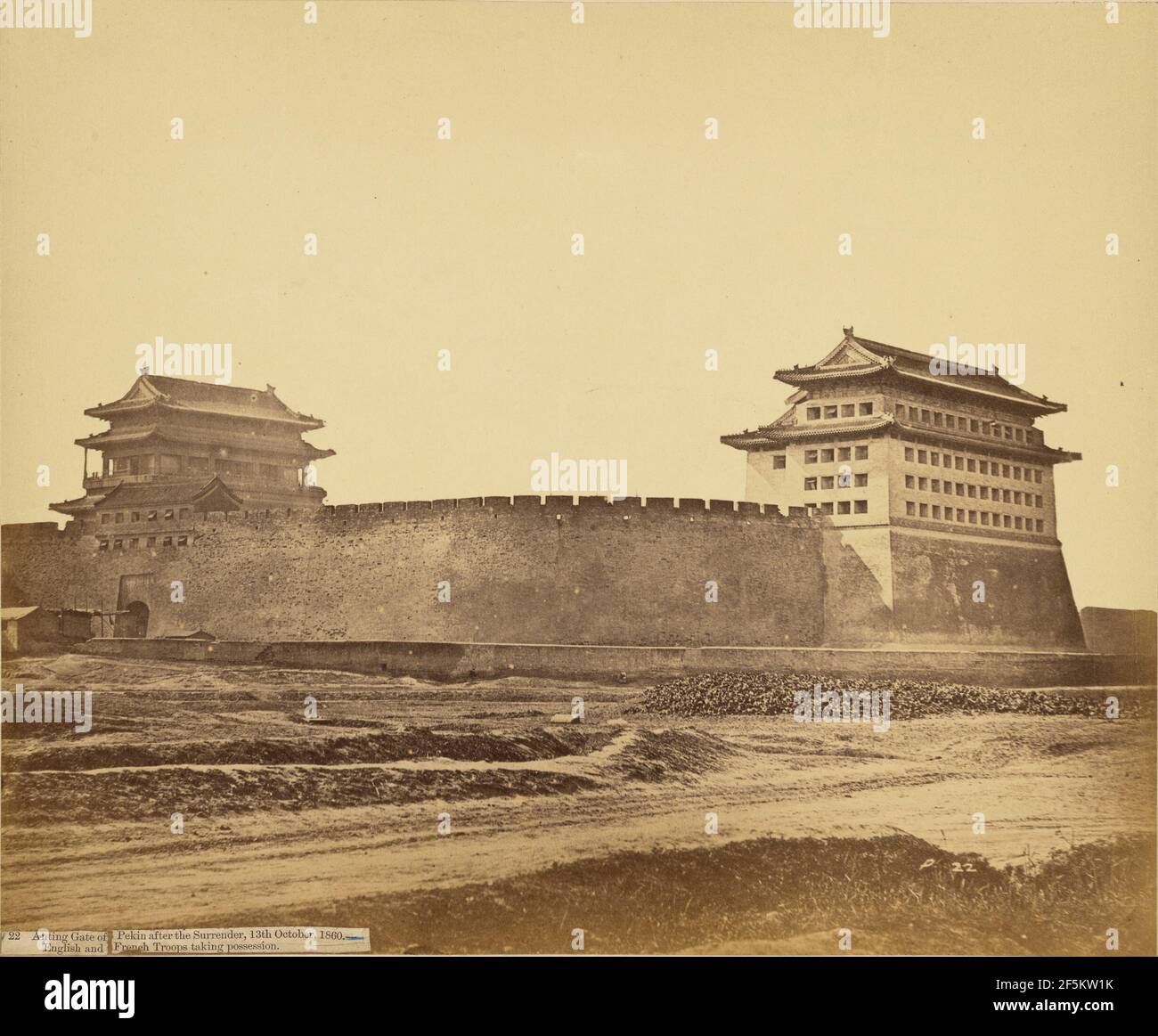 Porte d'Anting de Pekin après la capitulation, 13 octobre 1860. Felice Beato (anglais, né en Italie, 1832 - 1909) Banque D'Images