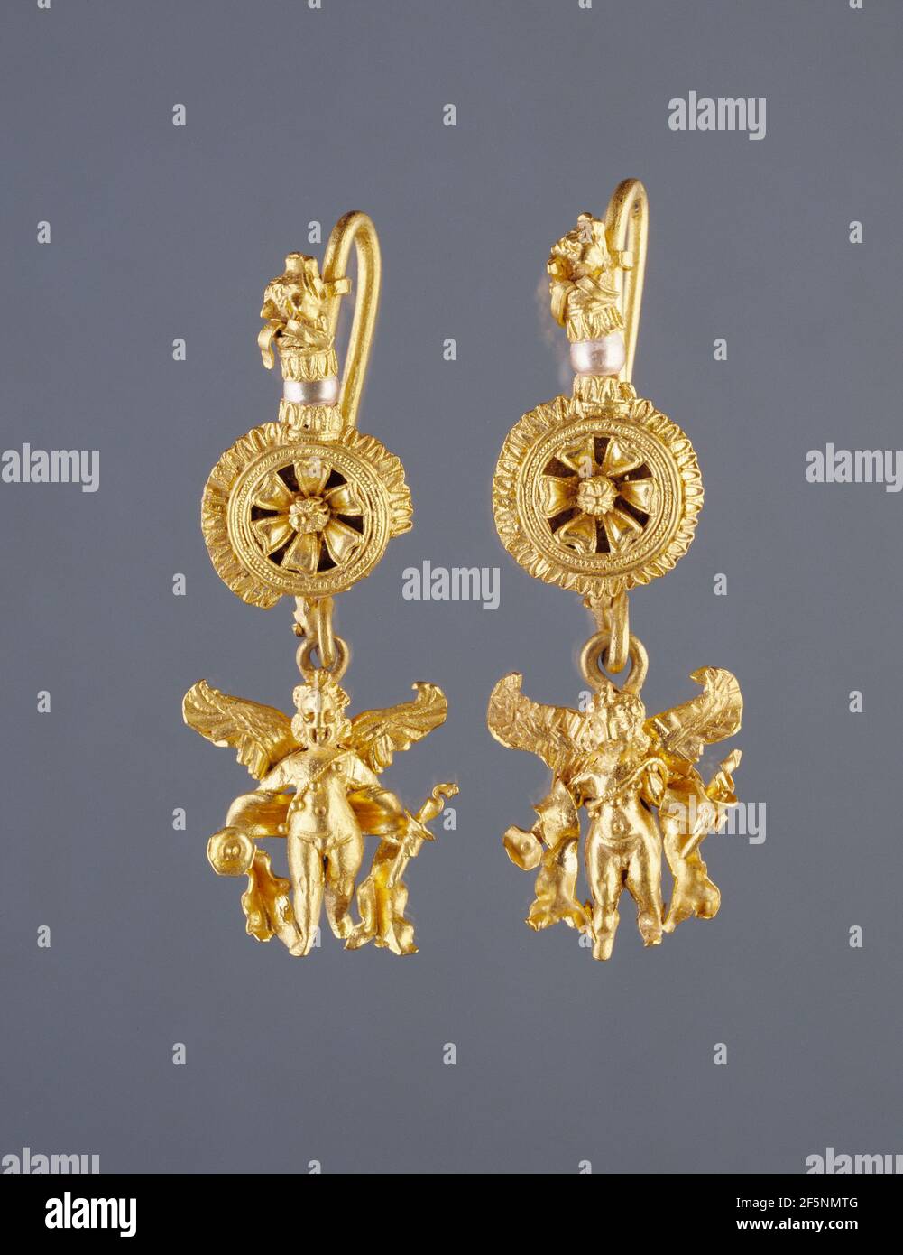 Bague d'adaptation de disque avec une figure d'Eros. Inconnu Banque D'Images