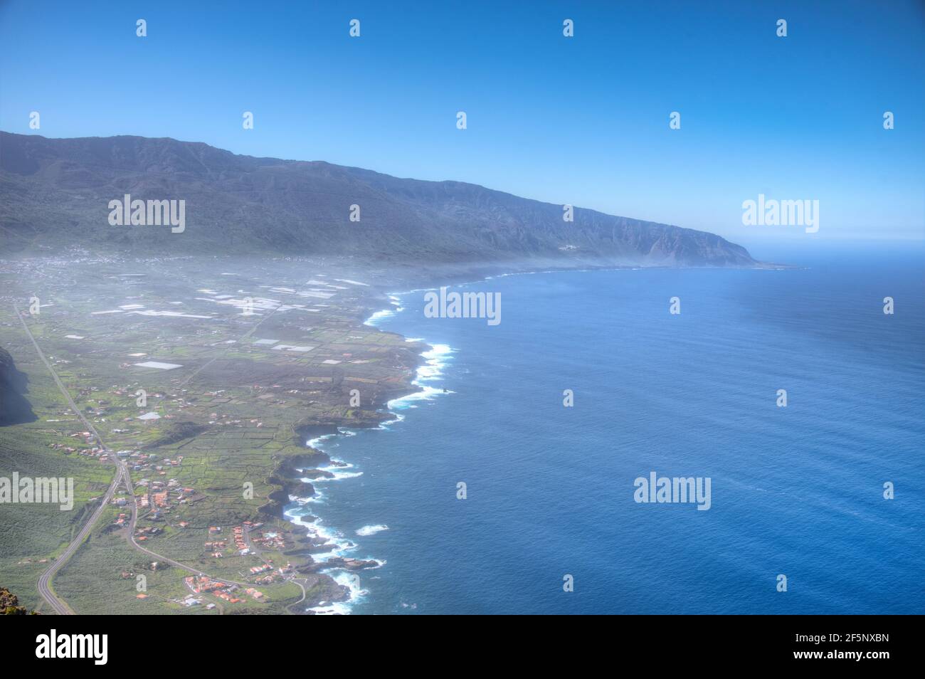 Vallée d'El Golfo vue de Mirador de la Pena, El Hierro, îles Canaries, Espagne. Banque D'Images