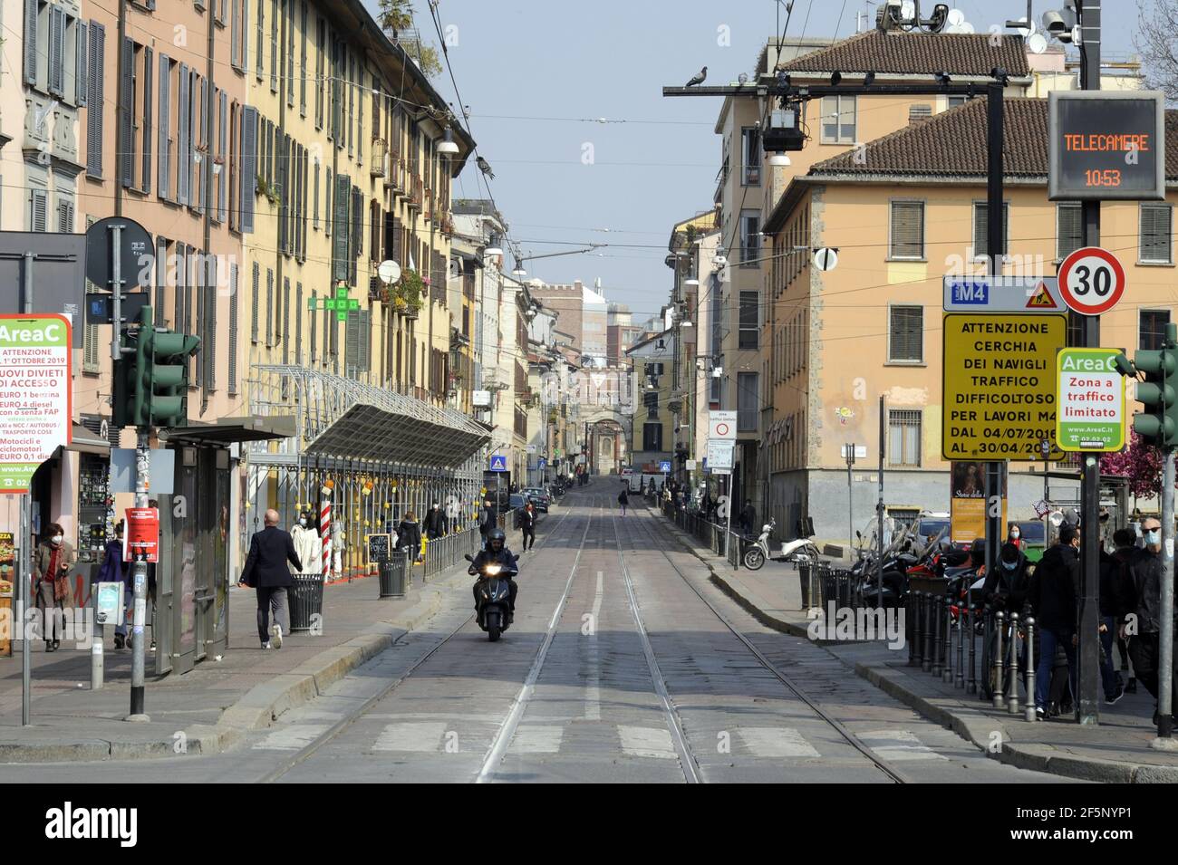 - Milan, avenue Porta Ticinese, mars 2021 - Milano, corso di Porta Ticinese, marzo 2021 Banque D'Images