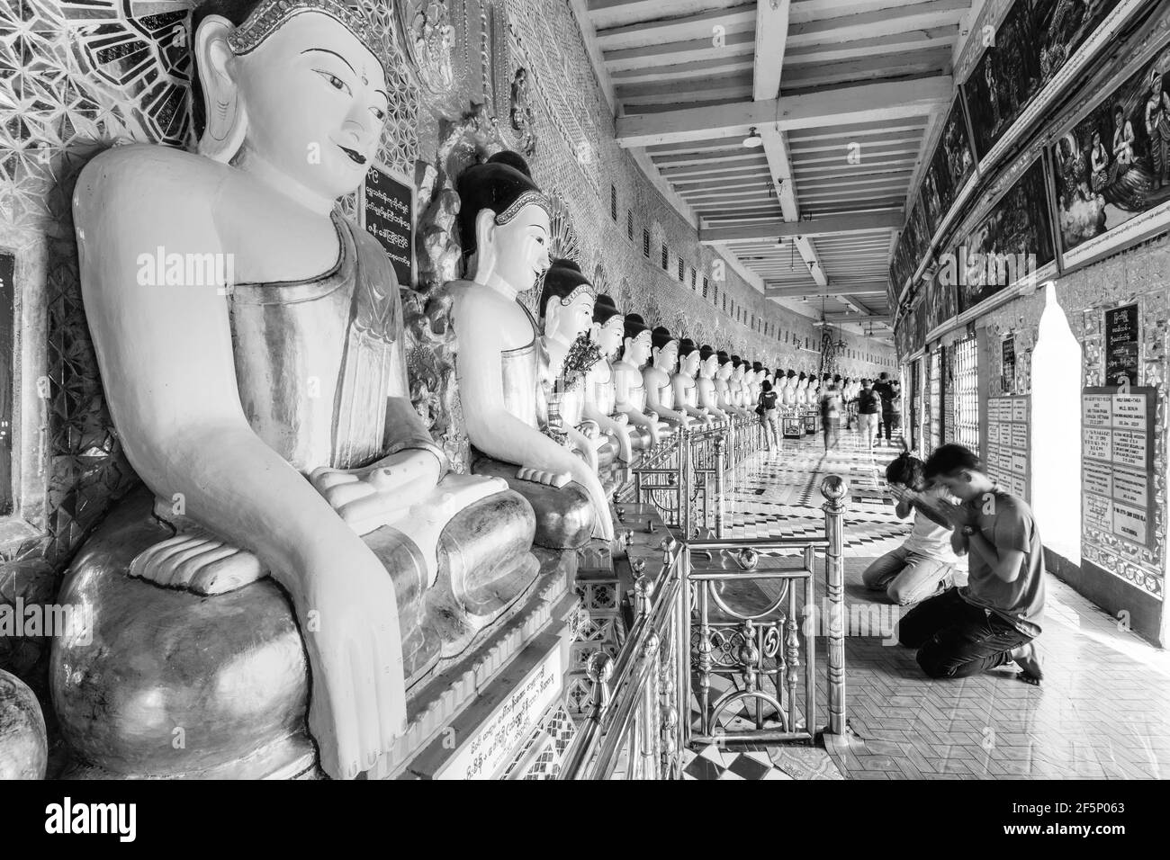 U Min Thonz Temple, Rhône-Alpes, Mandalay, Myanmar. Banque D'Images