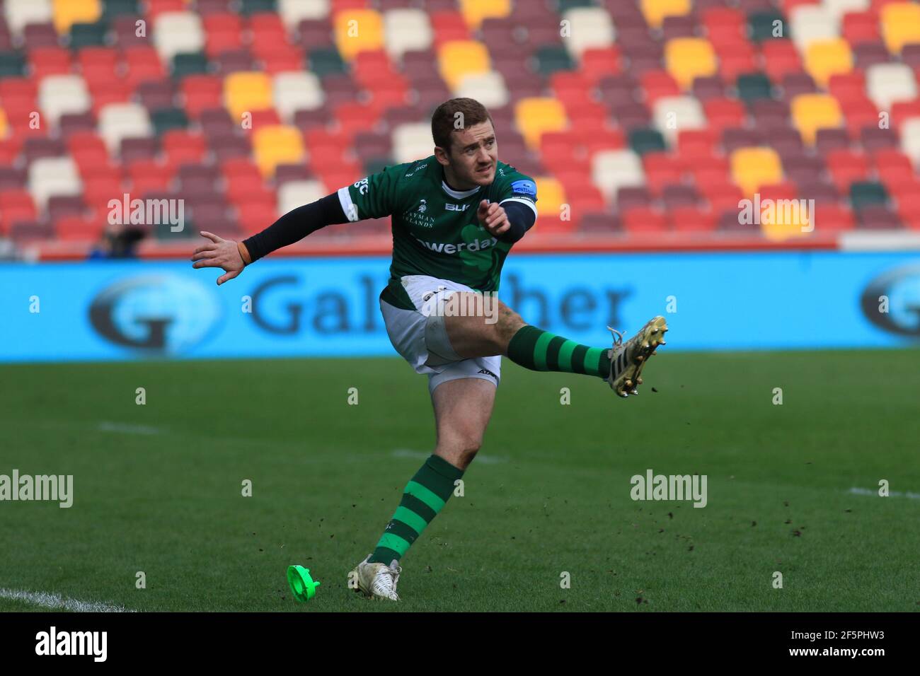 Brentford, Angleterre. 27 mars 2021. Paddy Jackson of London Irish lors du match de première division de Gallagher entre London Irish et Bath au stade communautaire de Brentford. Credit: Richard Perriman/Alamy Live News Banque D'Images