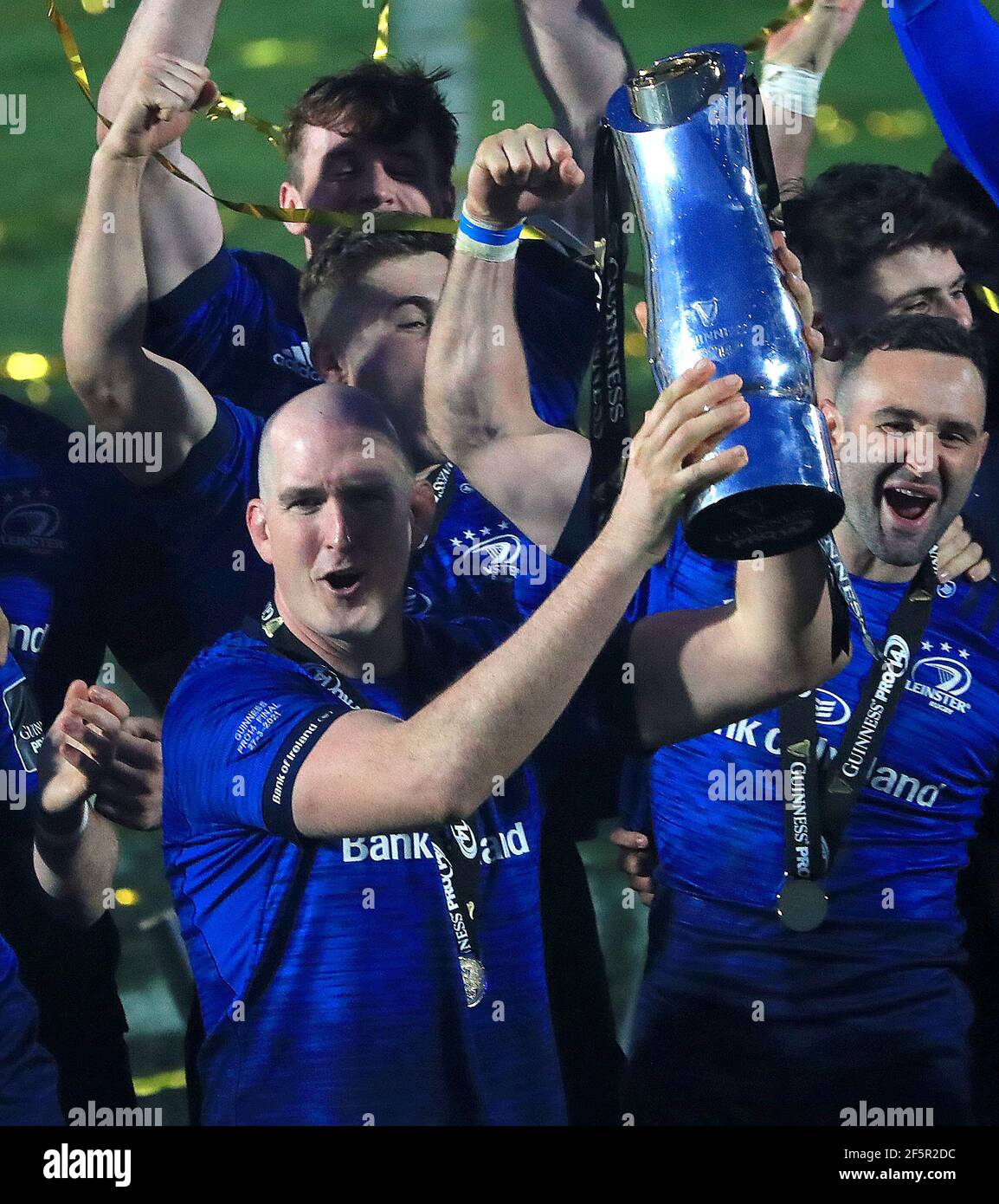 Le Devin toner de Leinster lève le trophée après le match final Guinness PRO14 à la RDS Arena de Dublin, en Irlande. Date de la photo: Samedi 27 mars 2021. Banque D'Images