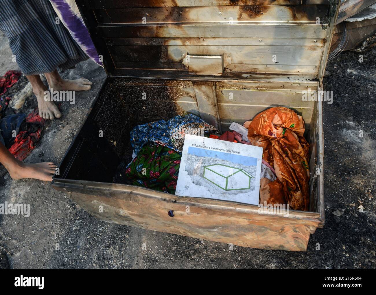 Incendie du camp de réfugiés de Rohingya Banque D'Images