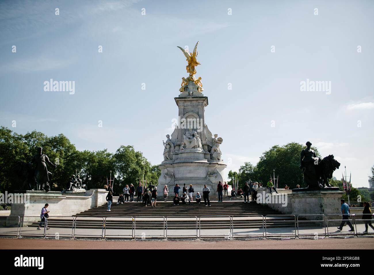 Queen Victoria Memorial à l'extérieur de Buckingham Palace Banque D'Images