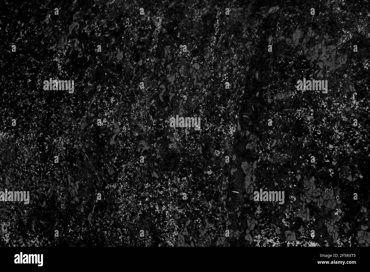 Texture métallique rouillée. Ancienne peinture fissurée sur métal rouillé. Mur de grunge cyberpunk. Banque D'Images