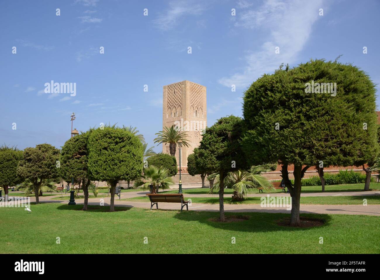 RABAT-le mausolée de Mohammed V est un tombeau royal situé à Rabat, la capitale du Maroc. Il est situé sur la place de la tour Hassan Banque D'Images