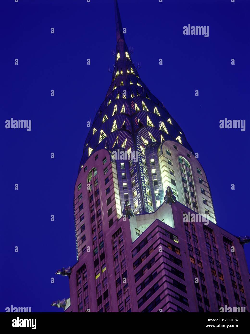 2004 BÂTIMENT HISTORIQUE CHRYSLER (©WLLIAM VAN ALEN 1930) MIDTOWN MANHATTAN NEW YORK CITY ÉTATS-UNIS Banque D'Images