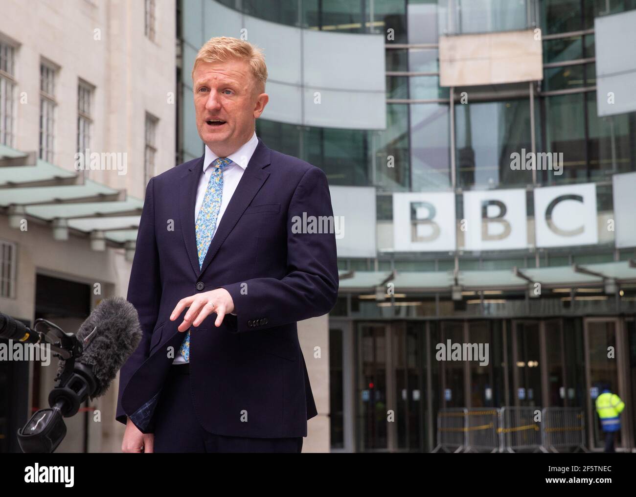 Londres, Royaume-Uni. 28 mars 2021. Oliver Dowden, secrétaire d'État au numérique, à la Culture, aux médias et au Sport, à la BBC Studios. Crédit : Mark Thomas/Alay Live News Banque D'Images