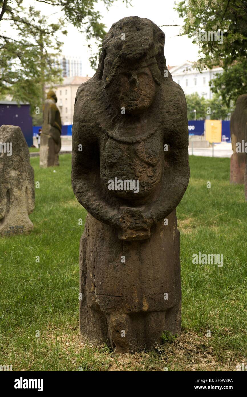 Idole de pierre debout (5th - 13th siècle av. J.-C.), Musée historique, Dnipro, Ukraine. Banque D'Images