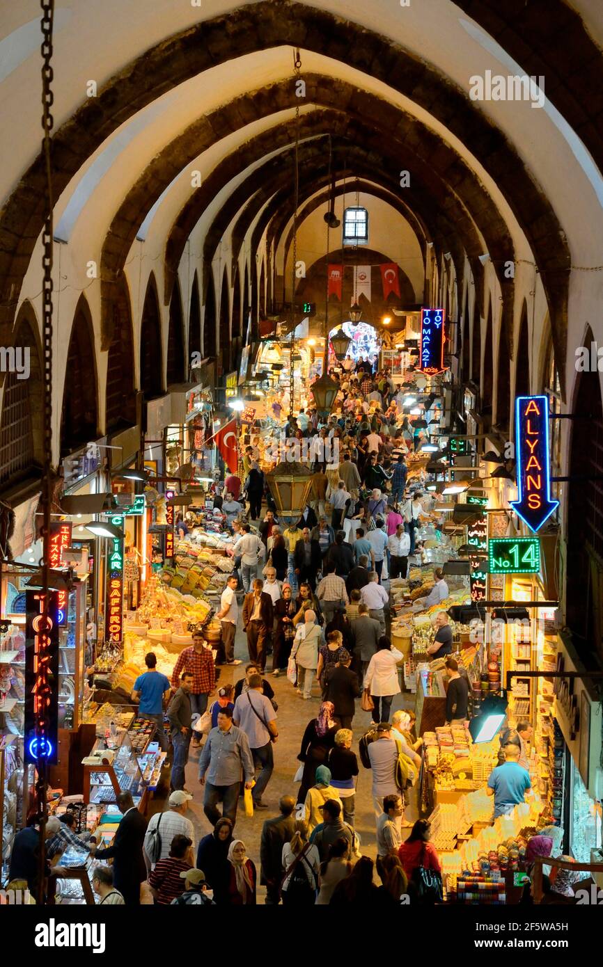 Grand Bazar, Bazar aux épices, Misir Carsisi, Istanbul, Turquie Banque D'Images