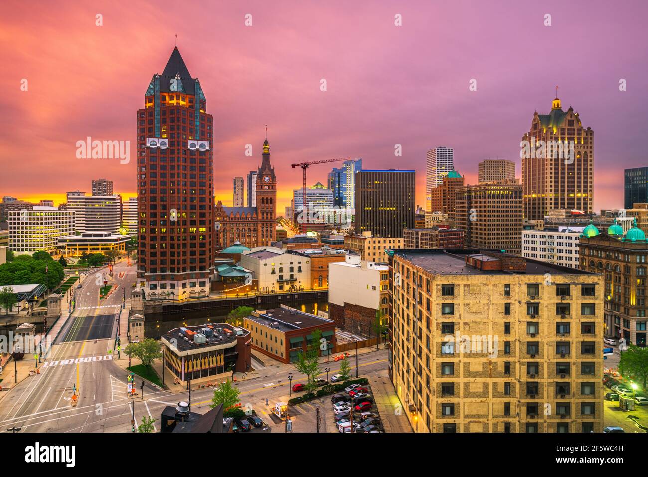 Milwaukee, Wisconsin, États-Unis centre-ville au crépuscule. Banque D'Images