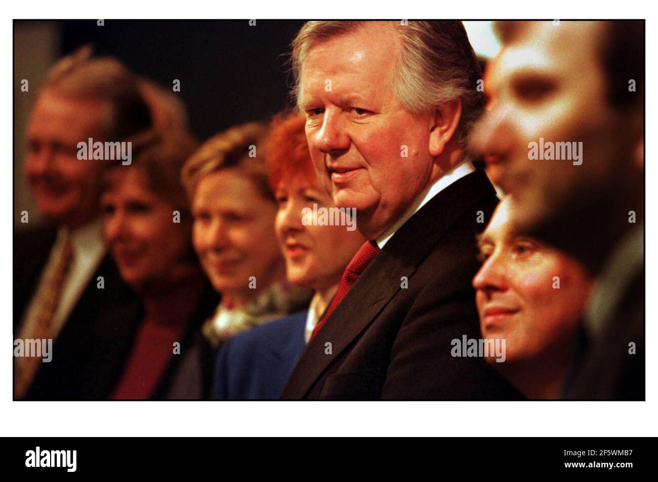 Steven Norris député février 2000 avec des candidats à l'Assemblée de circonscription pendant le Annonce de la liste de haut niveau des conservateurs pour le Grand Londres Assemblage Banque D'Images