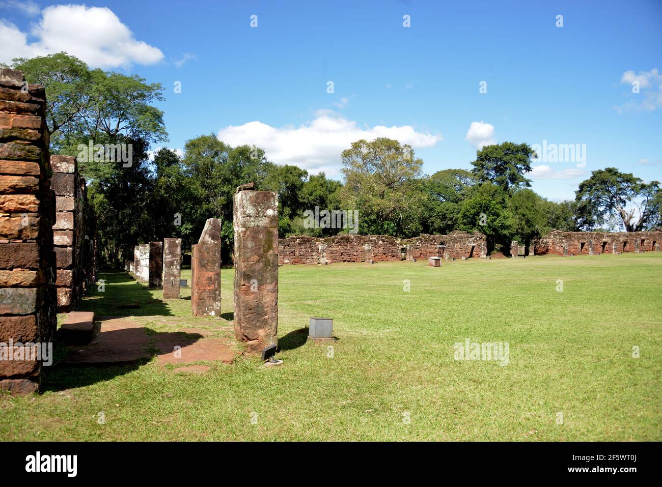 La très Sainte Trinité de Paraná, est le nom d'une ancienne réduction jésuite au Paraguay. C'est un exemple de l'une des nombreuses réductions jésuites, petit c Banque D'Images